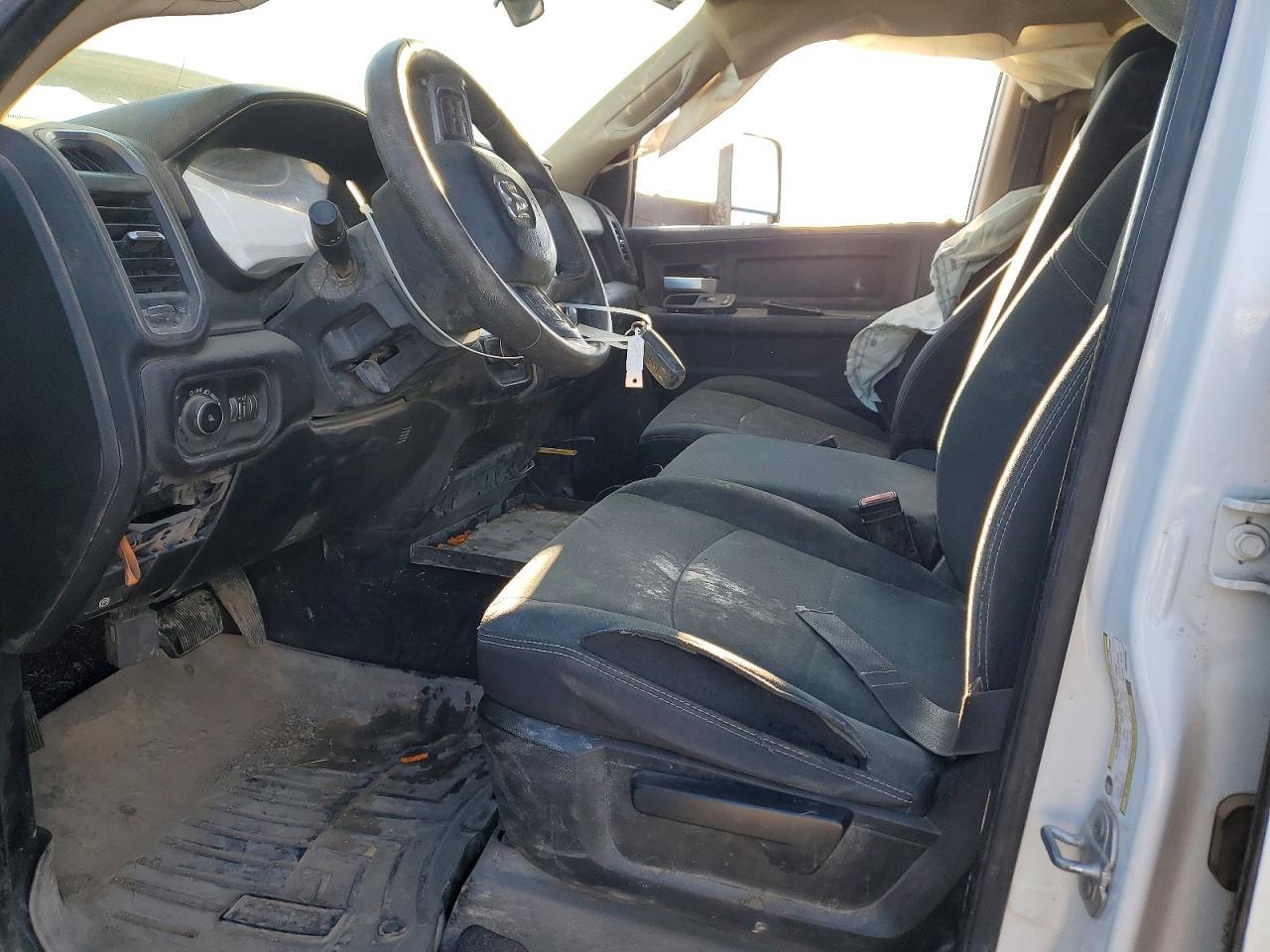 2019 Ram 3500 Flatbed Truck - Фото 7