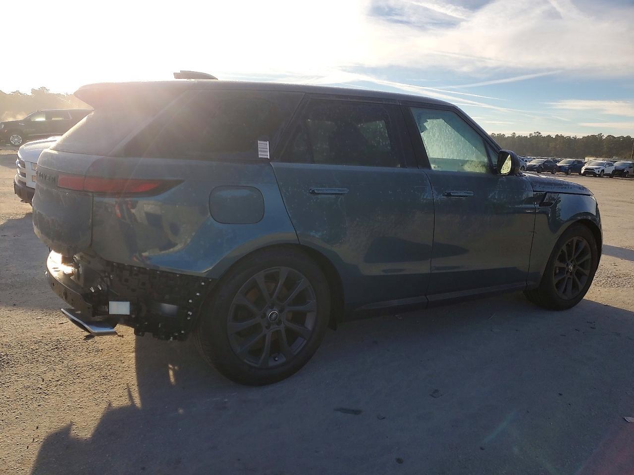 2025 Land Rover Range Rover Sport Se - Image 3