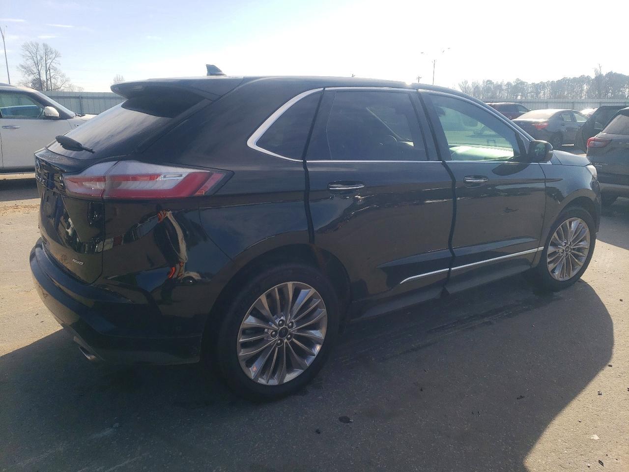 2024 Ford Edge Titanium - Image 3
