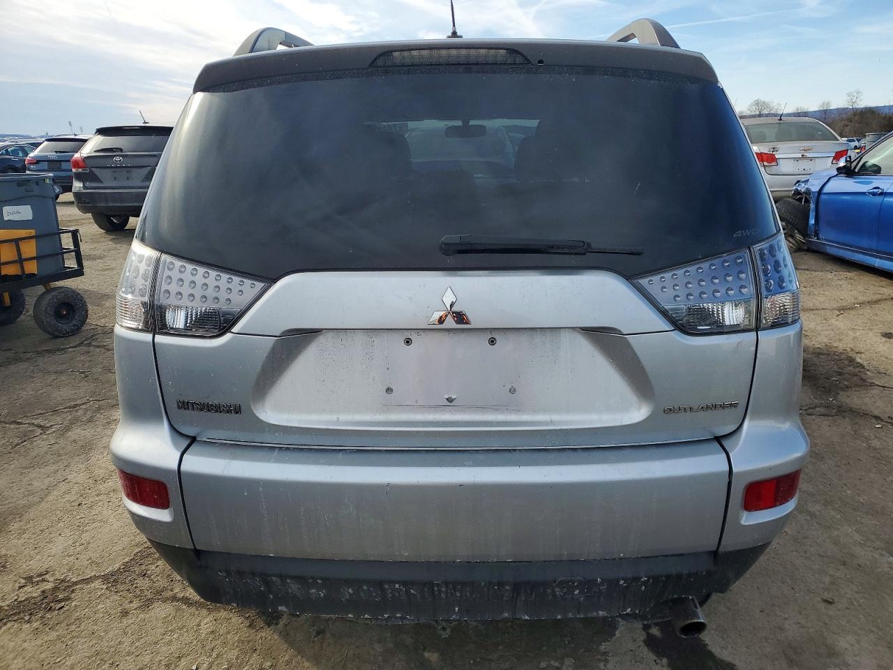 2011 Mitsubishi Outlander Se - Image 6