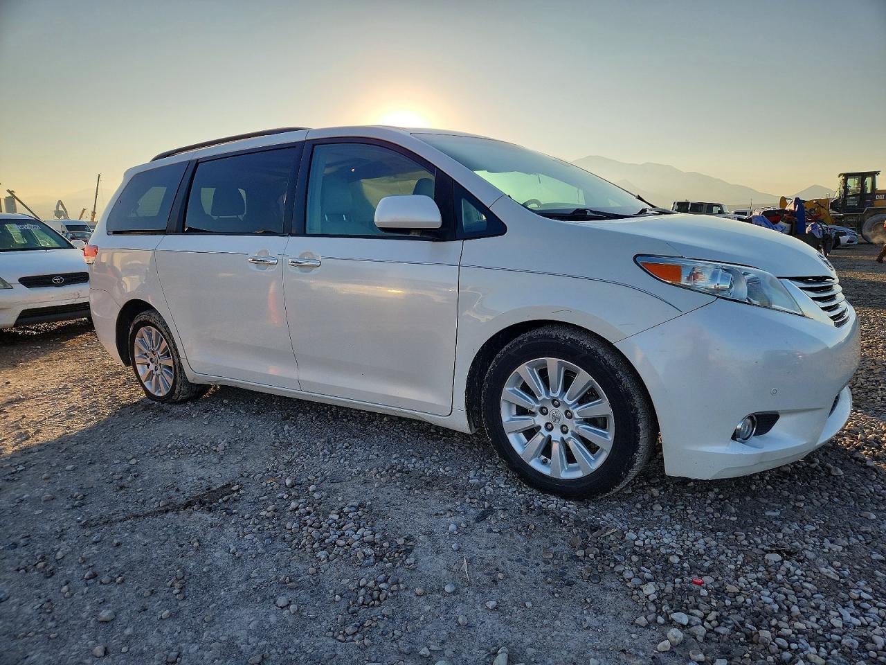 2011 Toyota Sienna Limited 7-Passenger - Фото 4