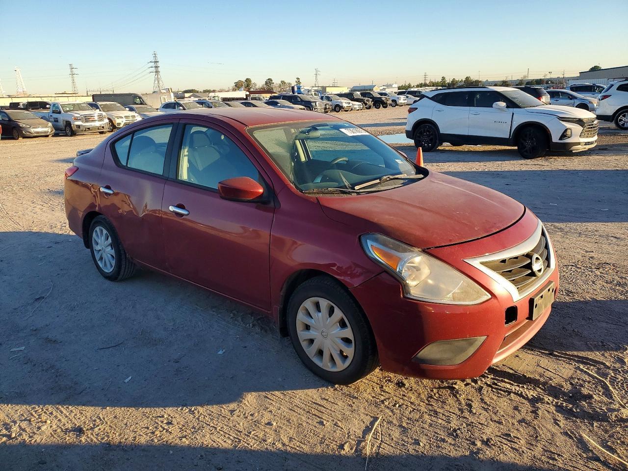 2015 Nissan Versa S - Фото 4