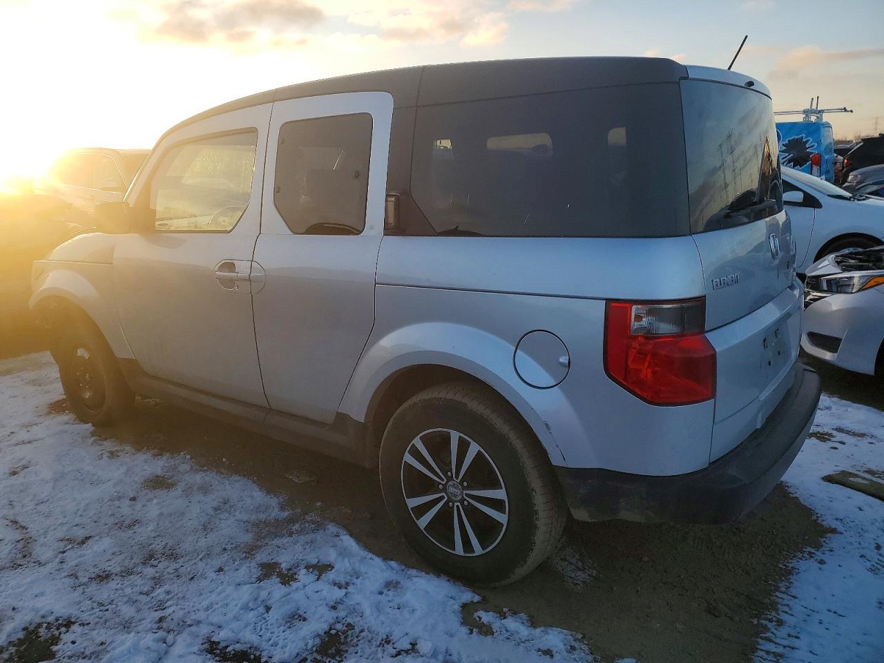 2006 Honda Element Ex - Image 2