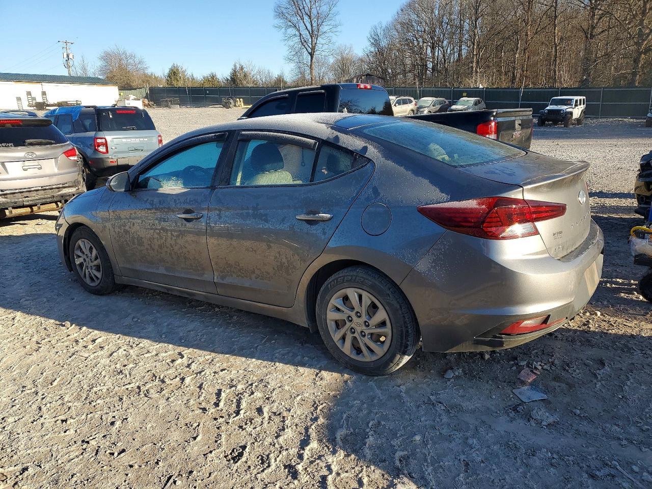 2019 Hyundai Elantra Se - Фото 2