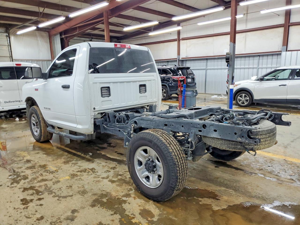 2022 Ram 2500 Tradesman 6.4L V8 4X4 8' Box - Image 2