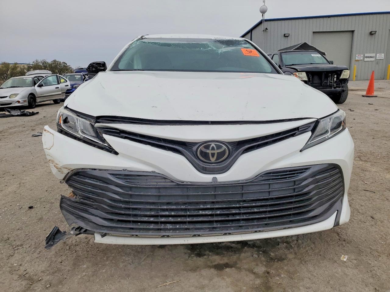 2018 Toyota Camry Le - Image 5