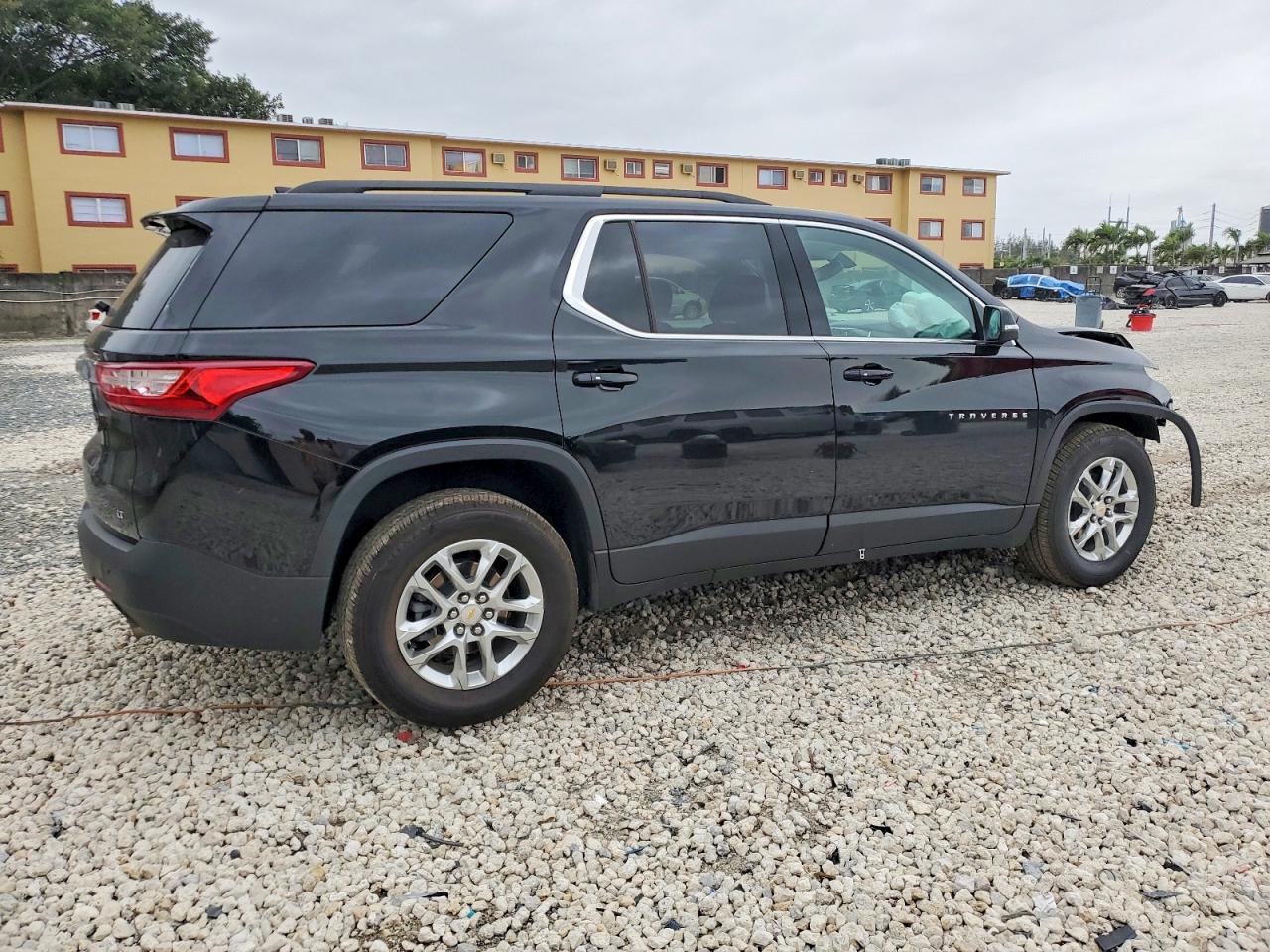 2021 Chevrolet Traverse Lt - Фото 3