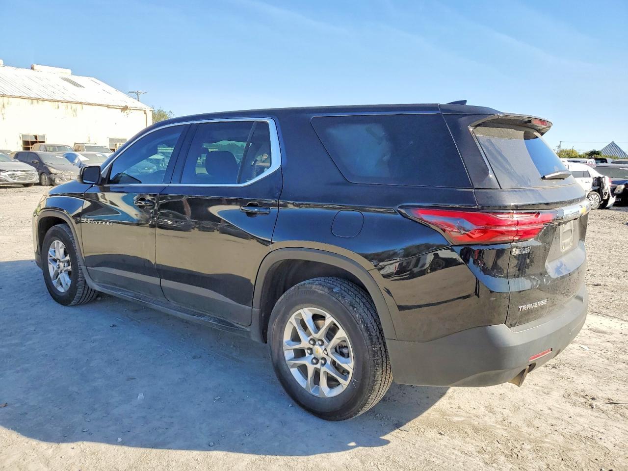 2022 Chevrolet Traverse Ls - Image 2