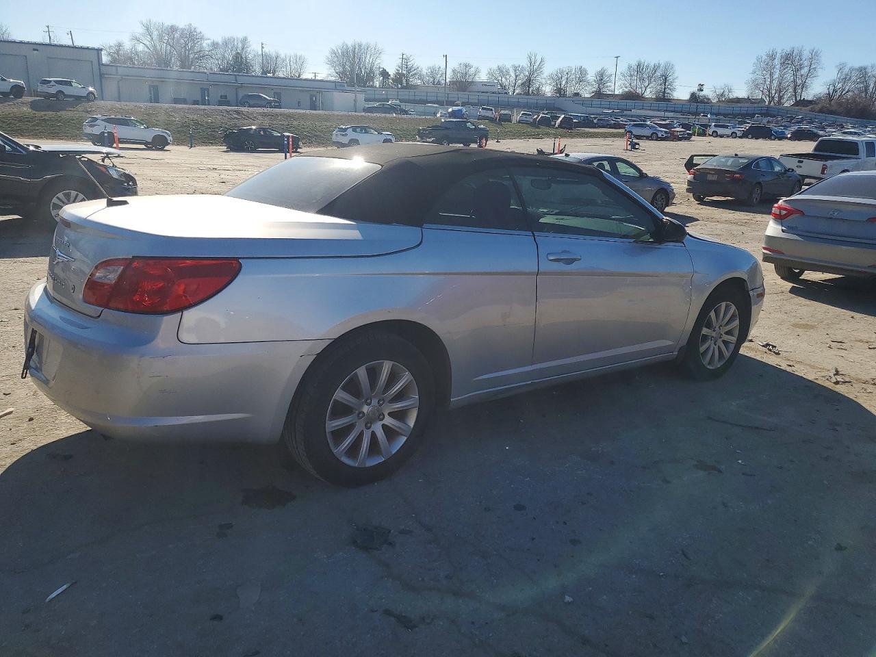 2010 Chrysler Sebring Lx - Фото 3