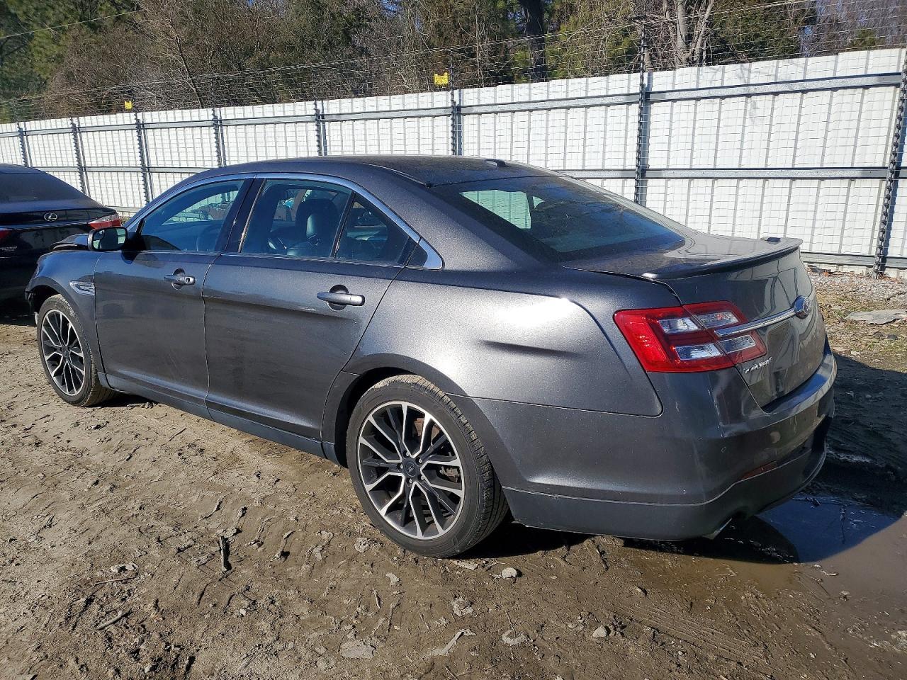 2018 Ford Taurus Sel - Image 2