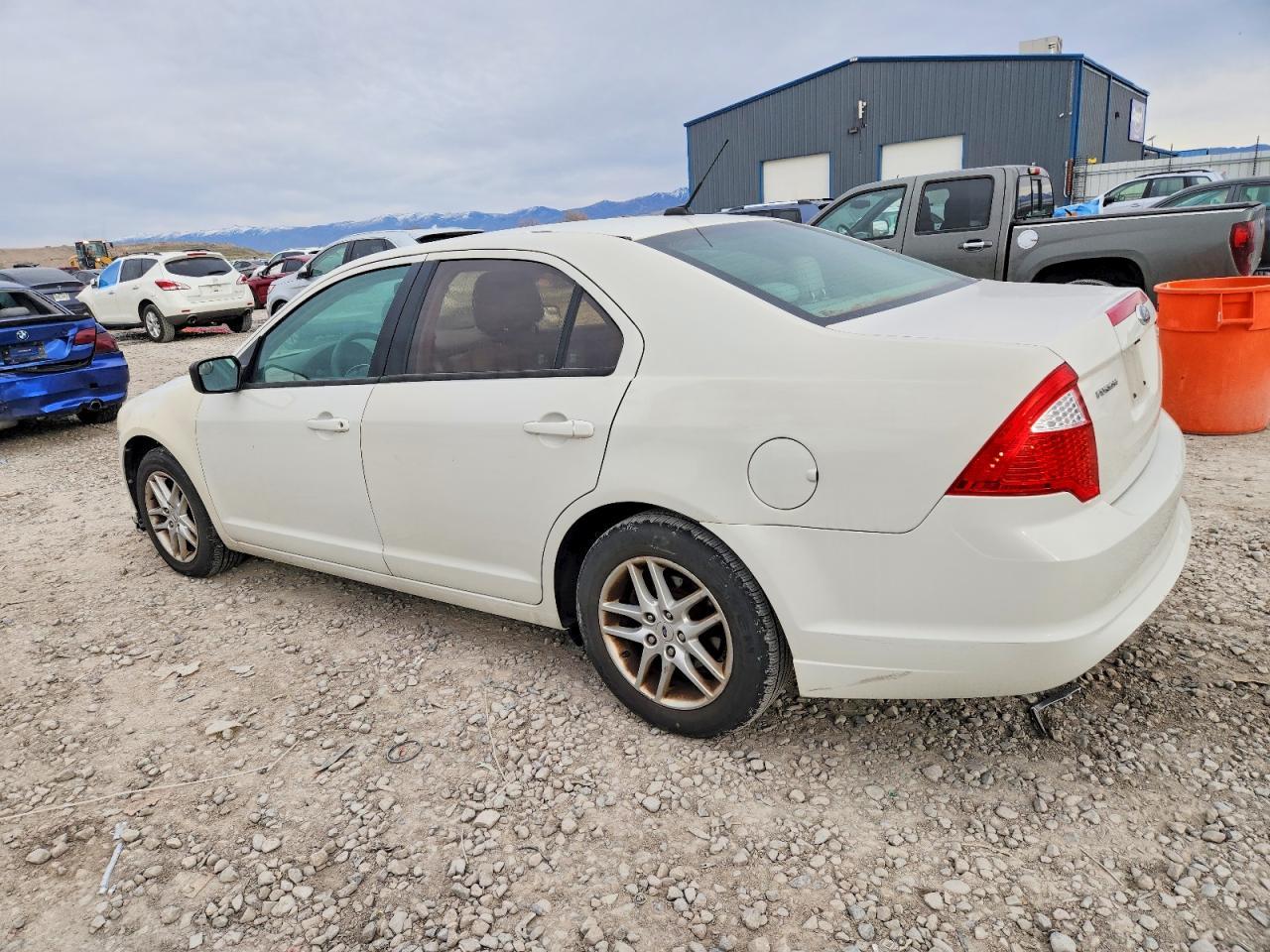 2012 Ford Fusion S - Фото 2