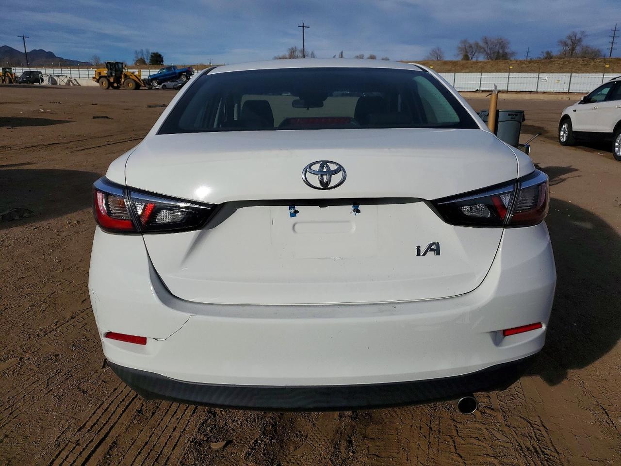 2018 Toyota Yaris Ia - Фото 6