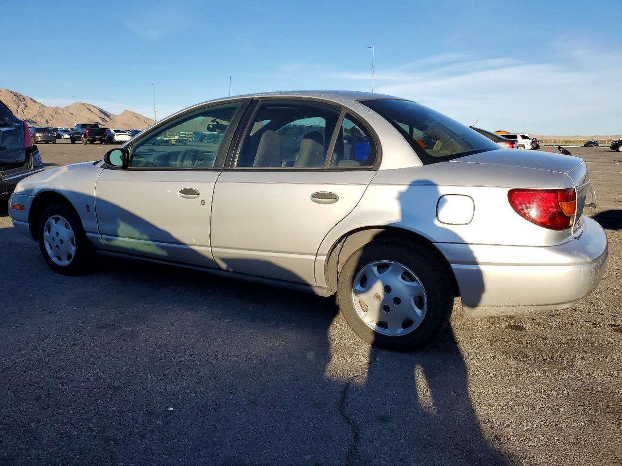 2002 Saturn Sl1 - Фото 2