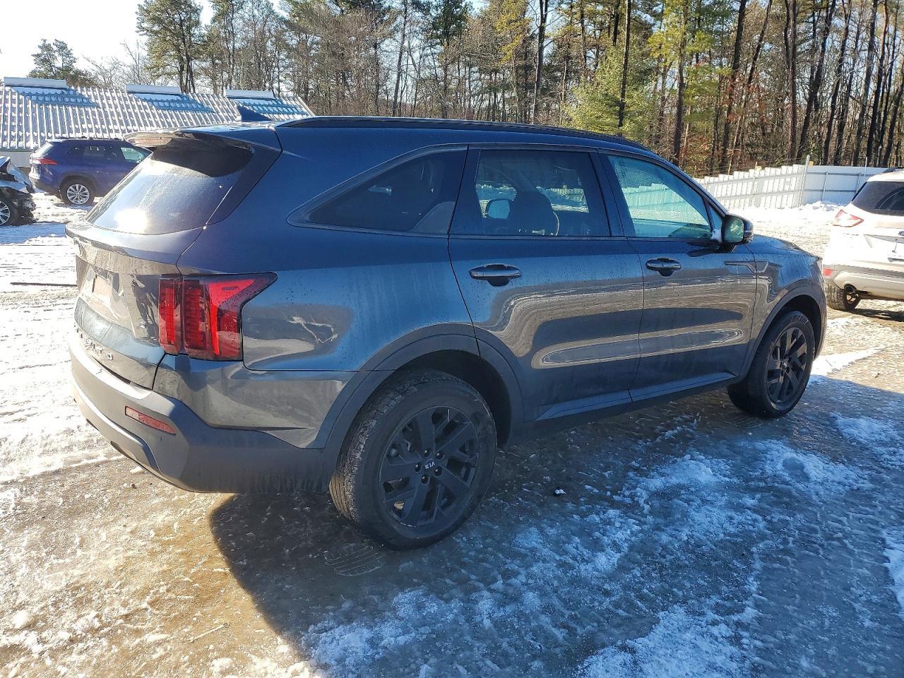 2021 Kia Sorento S - Image 3