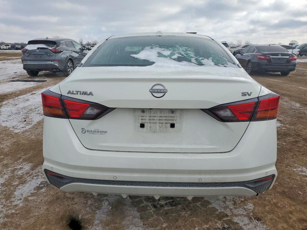 2024 Niss Altima - Image 6