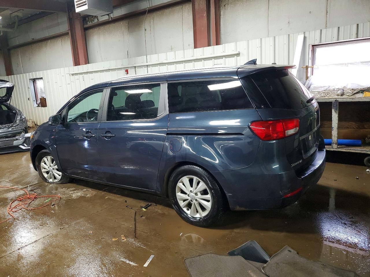 2016 Kia Sedona Lx - Фото 2