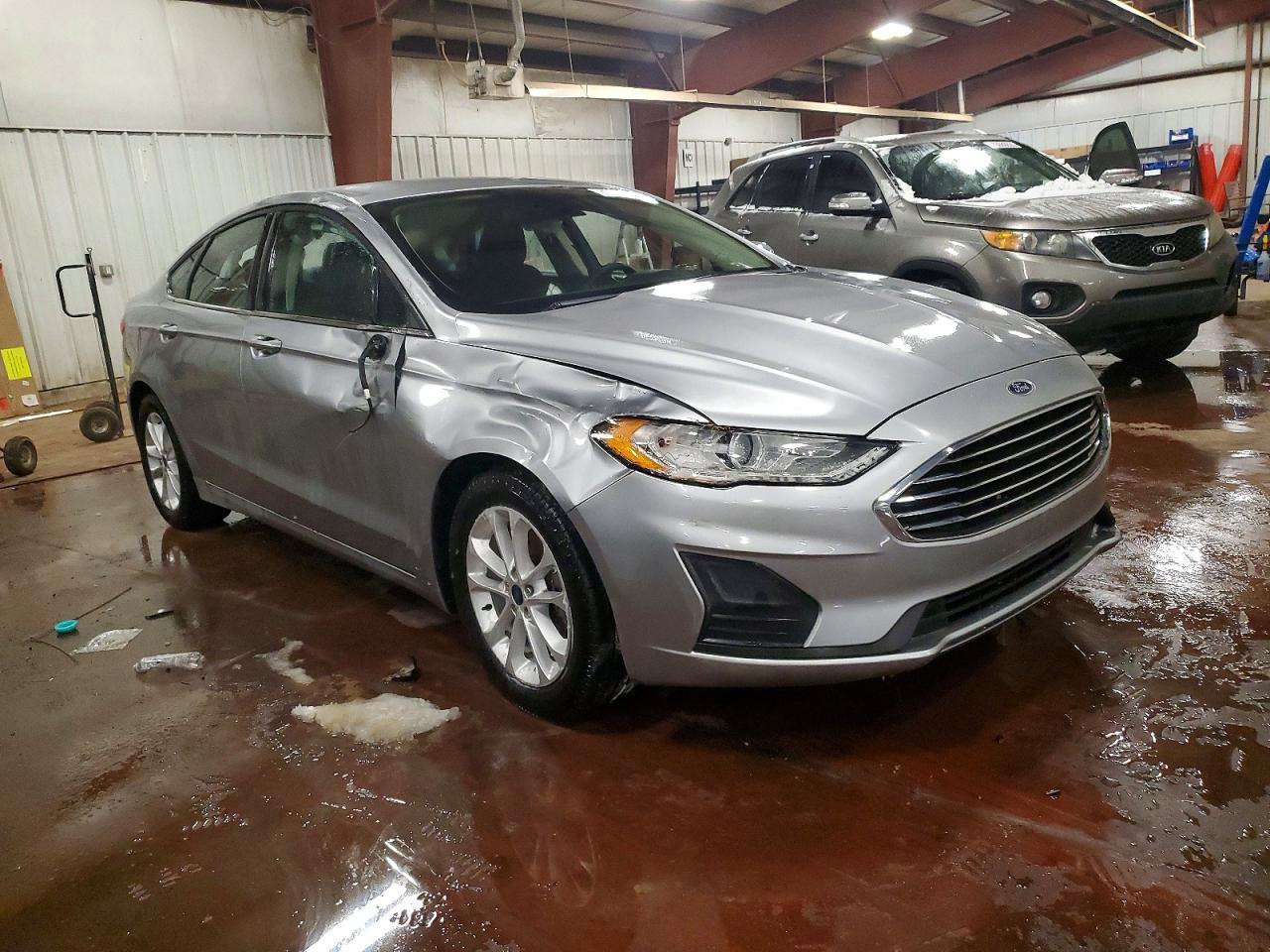 2020 Ford Fusion Se - Image 4