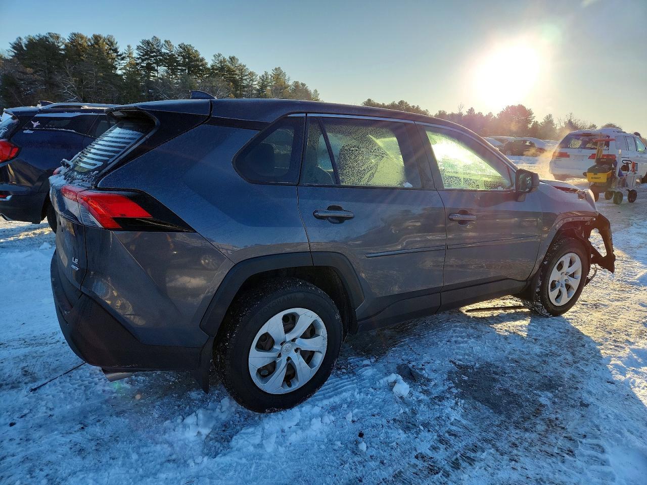 2024 Toyota Rav4 Le - Фото 3