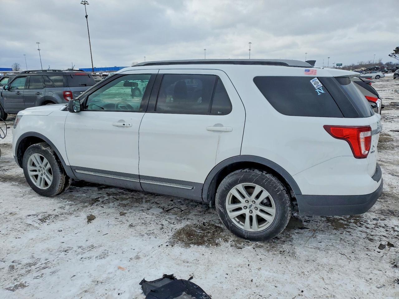 2019 Ford Explorer Xlt - Image 2