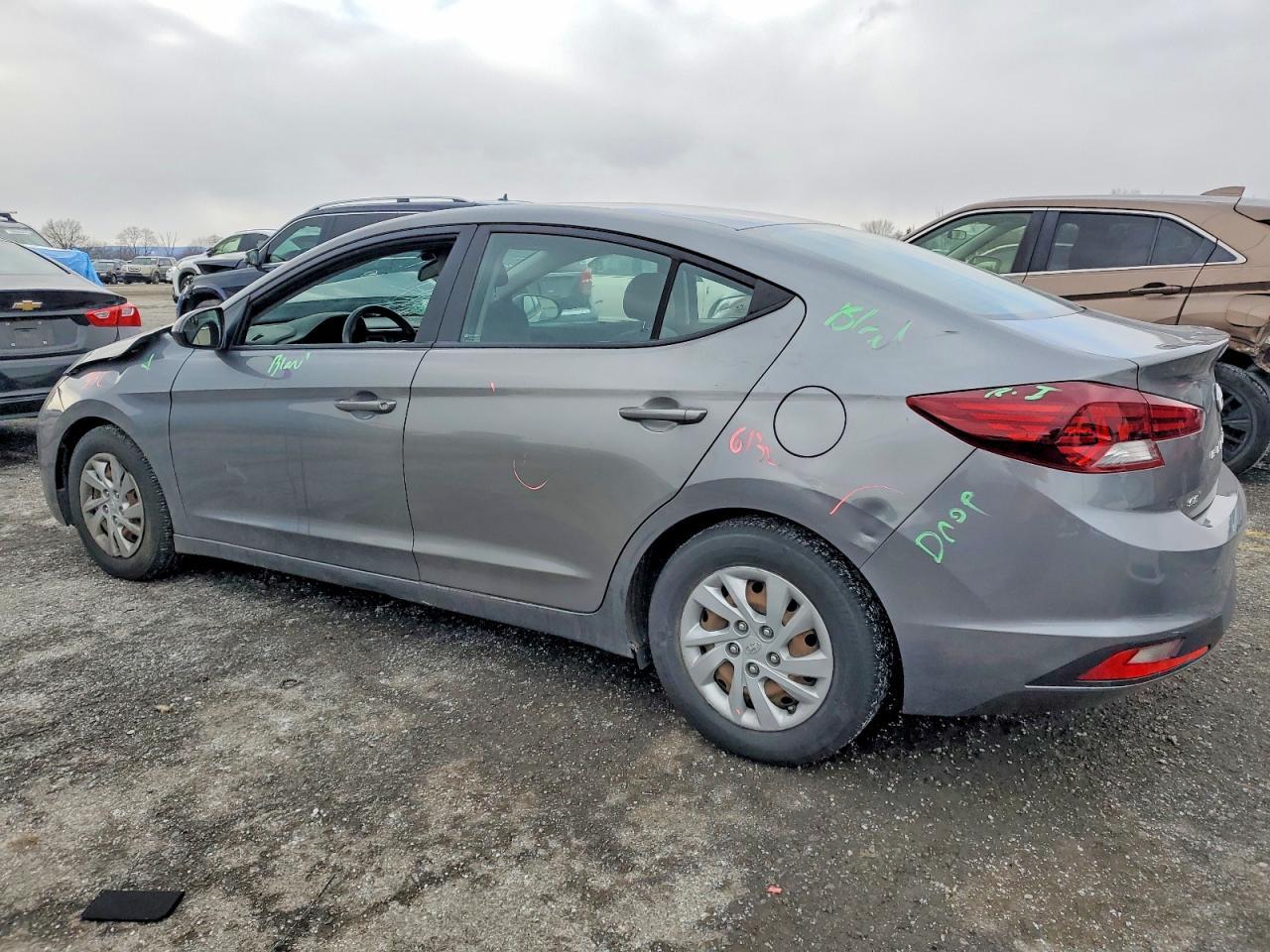 2020 Hyundai Elantra Se - Фото 2