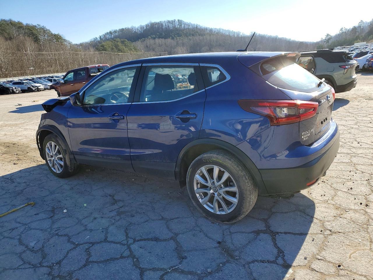 2021 Nissan Rogue Sport S - Фото 2