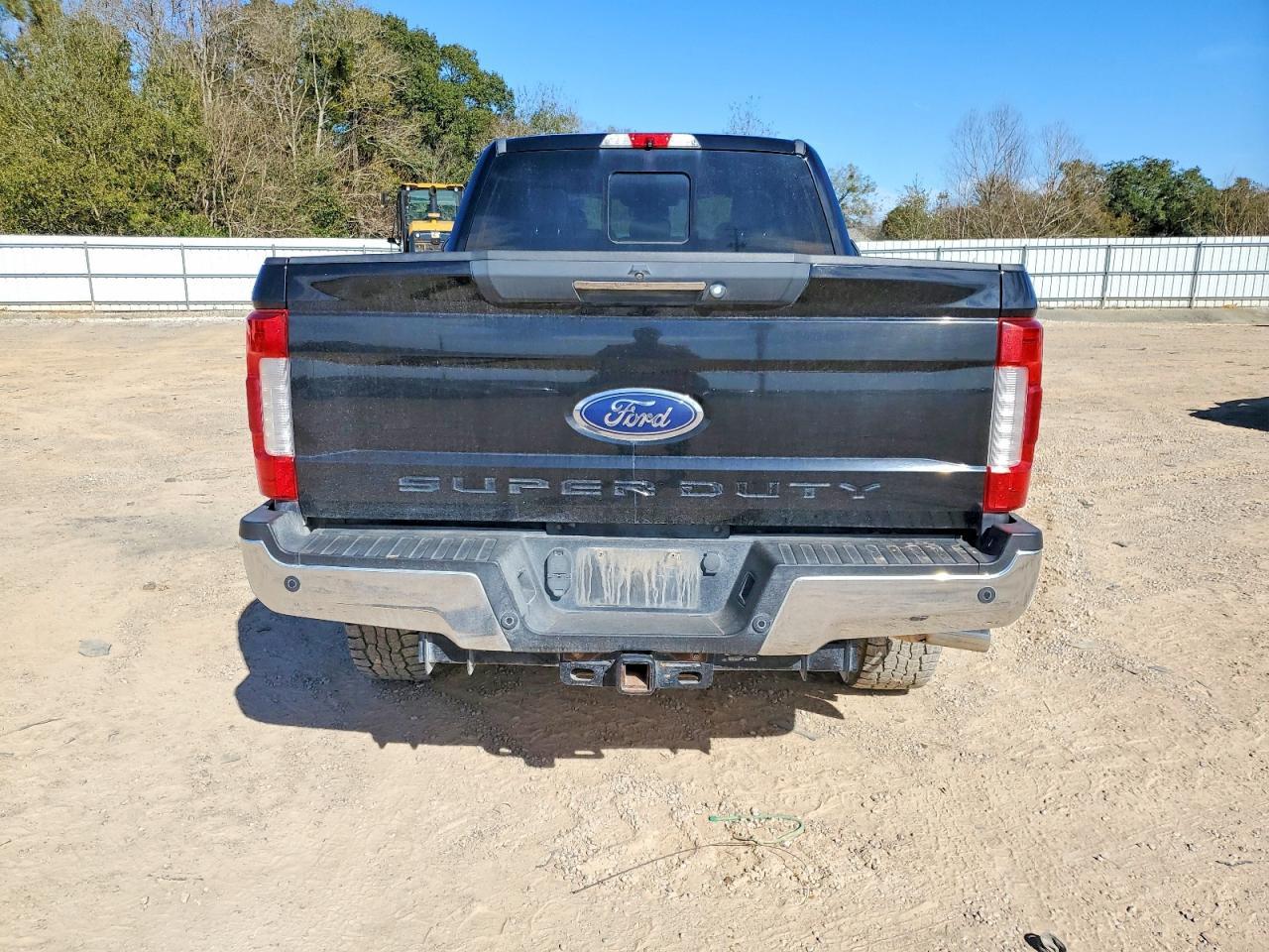 2017 Ford F350 Super Duty - Image 6