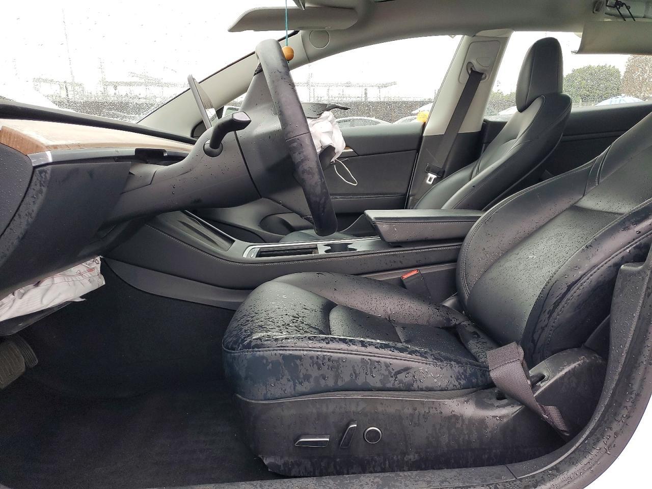2023 Tesla Model 3 - Image 7