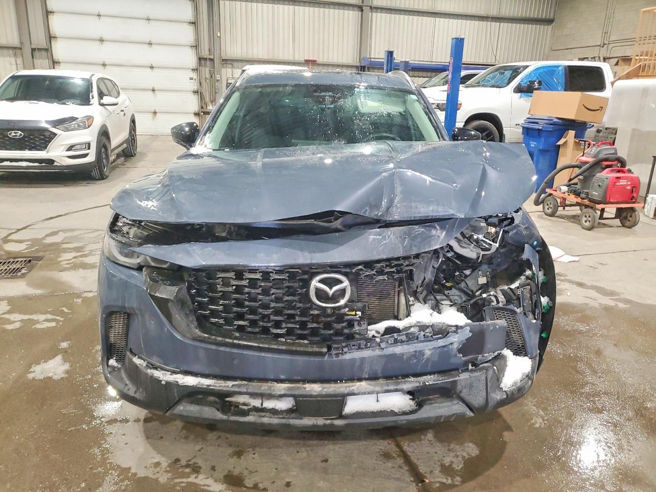 2025 Mazda Cx-50 Premium - Image 5