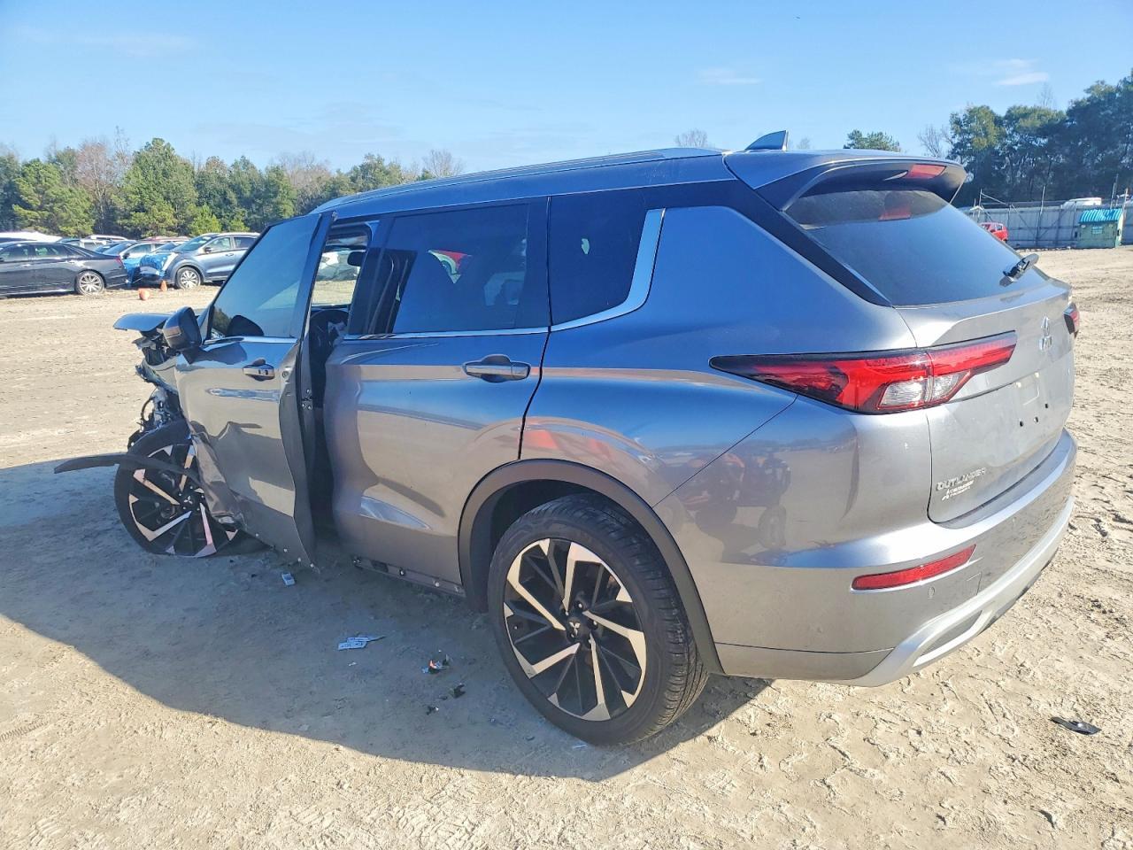 2022 Mitsubishi Outlander Sel - Фото 2