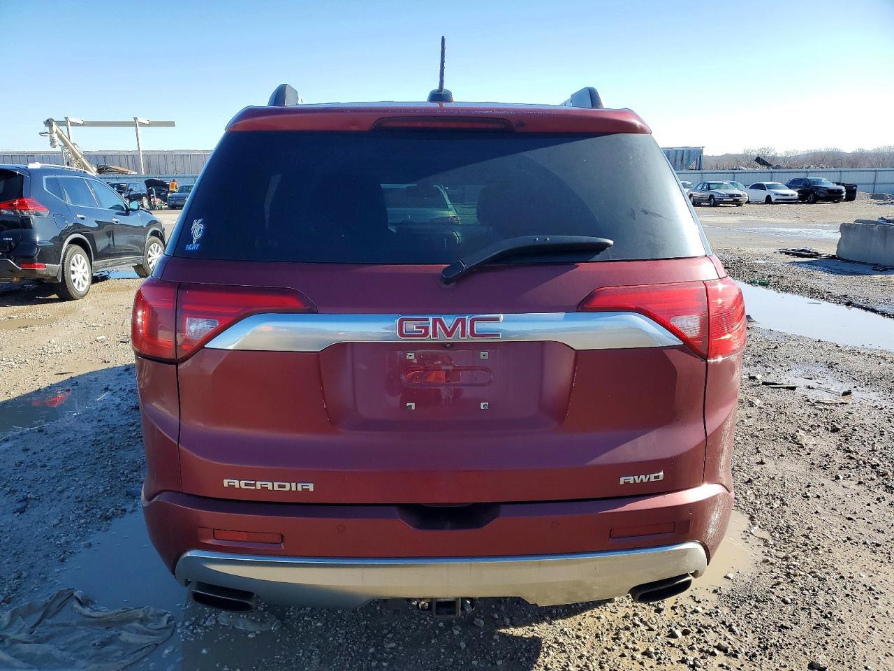 2017 GMC Acadia Denali - Фото 6