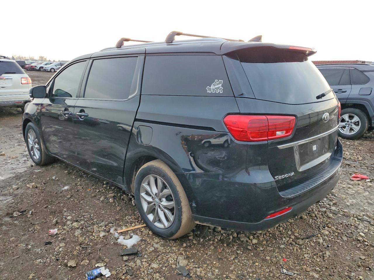 2020 Kia Sedona Lx - Фото 2