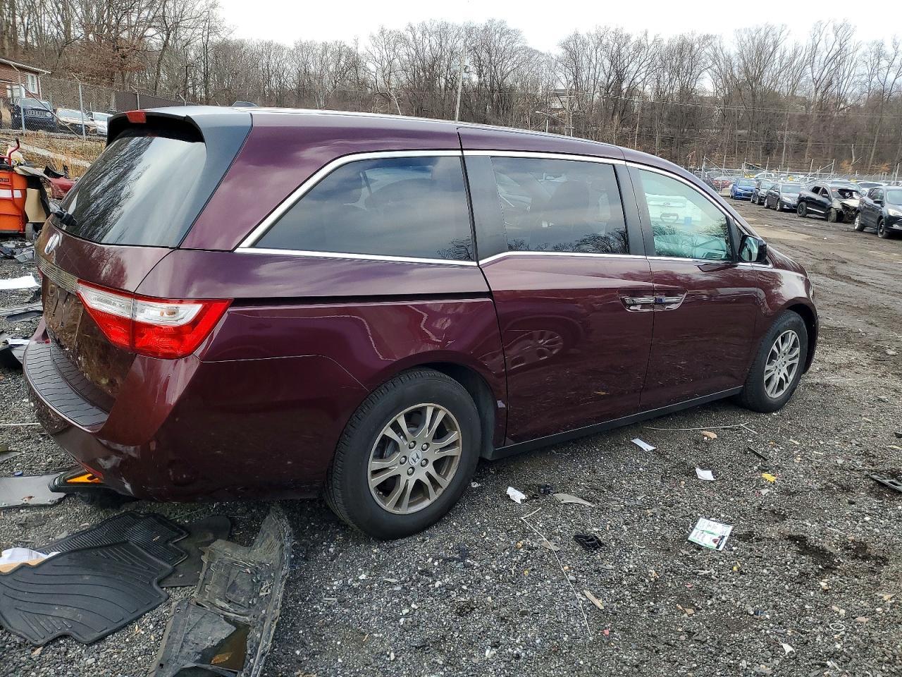 2013 Honda Odyssey Exl - Image 3