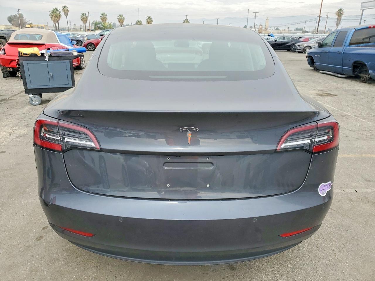 2018 Tesla Model 3 - Фото 6
