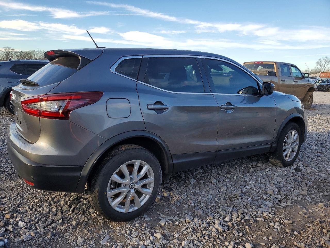 2020 Nissan Rogue Sport S - Фото 3