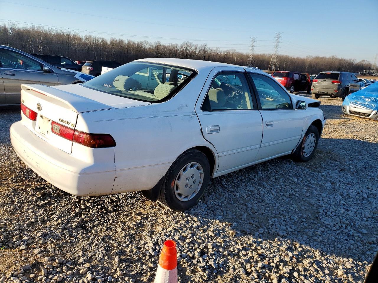 1999 Toyota Camry Ce - Фото 3