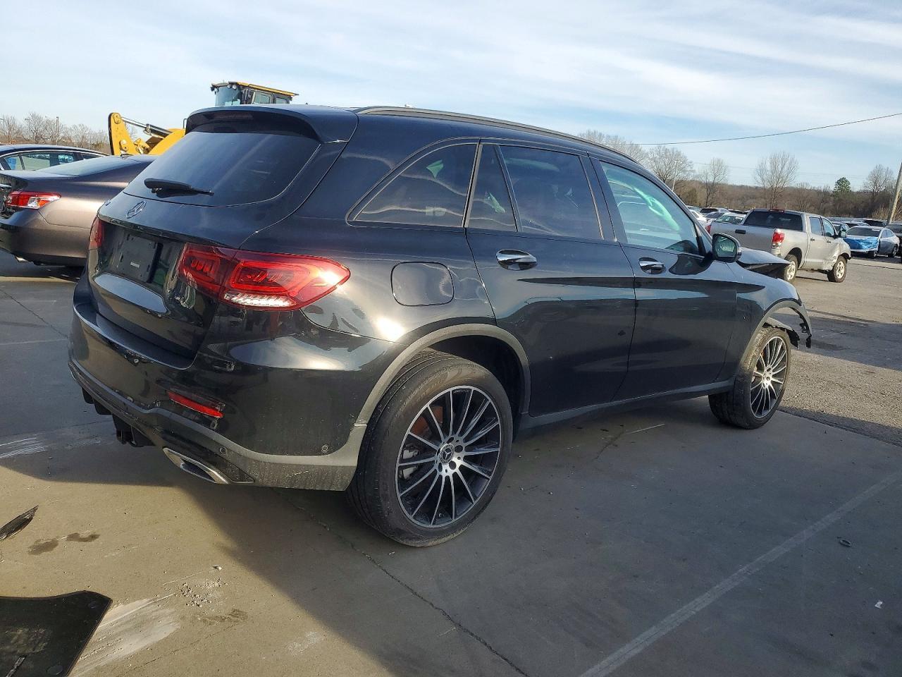 2022 Mercedes-Benz Glc 300 - Image 3