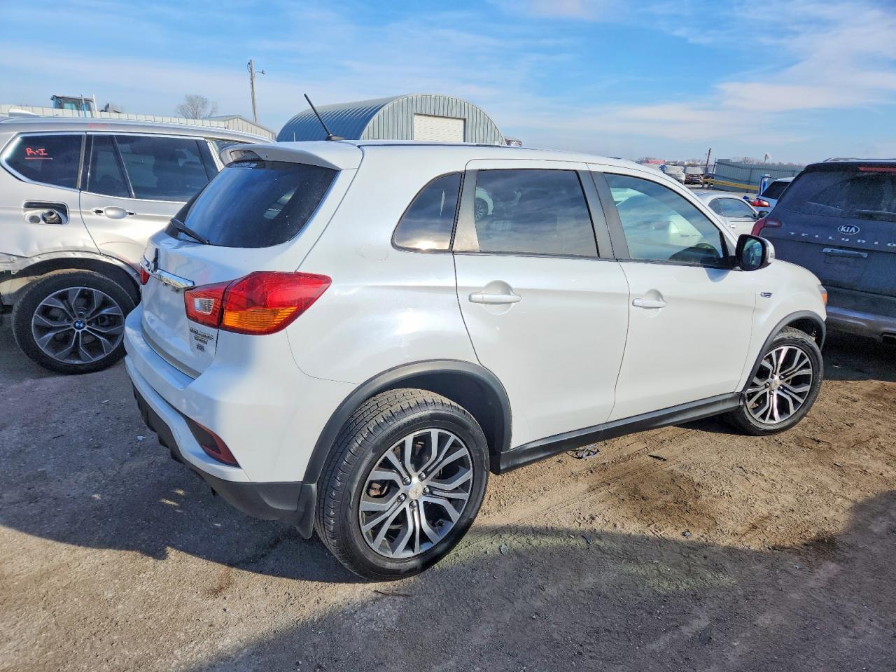 2018 Mitsubishi Outlander Sport Es - Фото 3