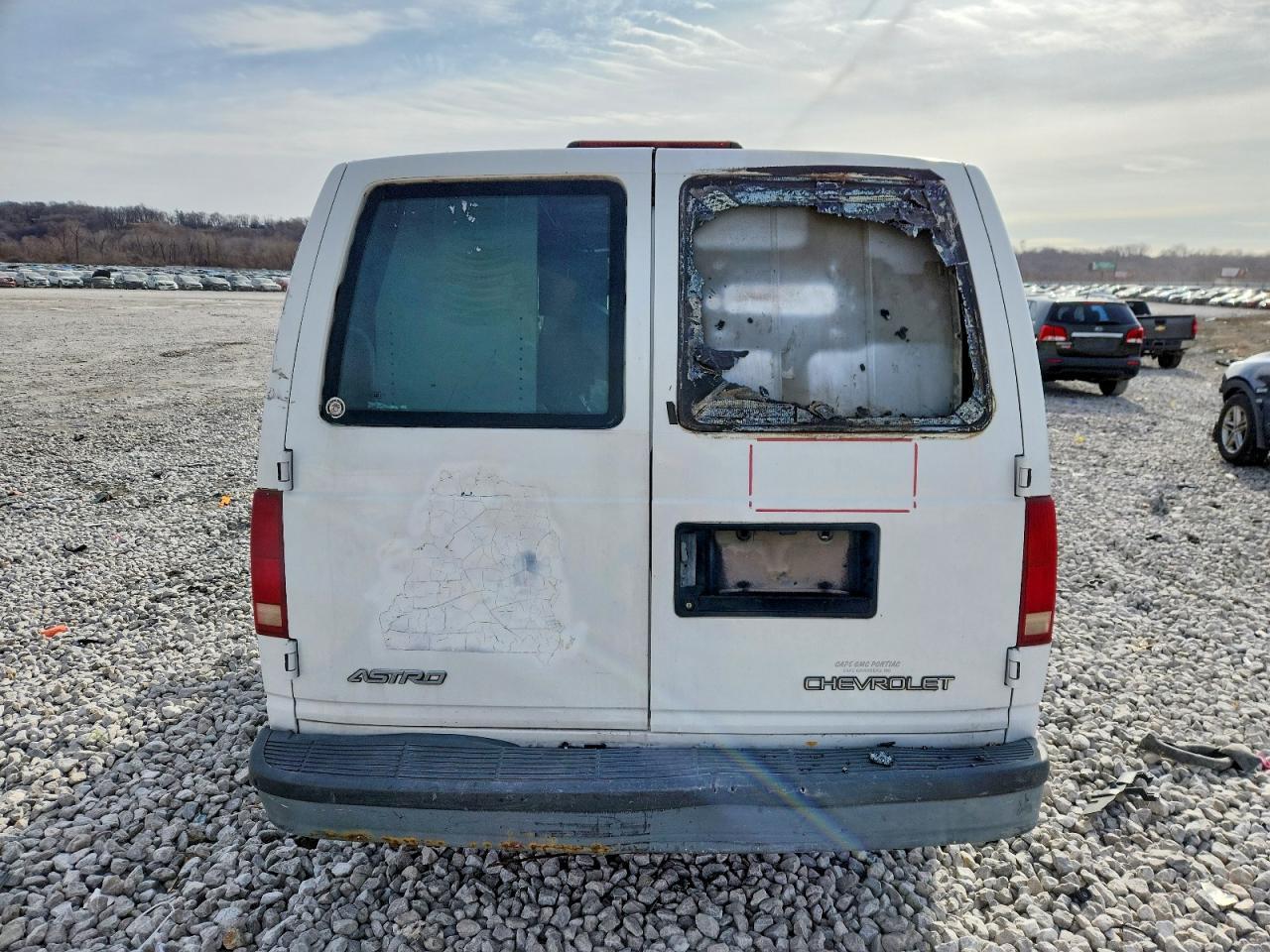 2001 Chevrolet Astro - Фото 6