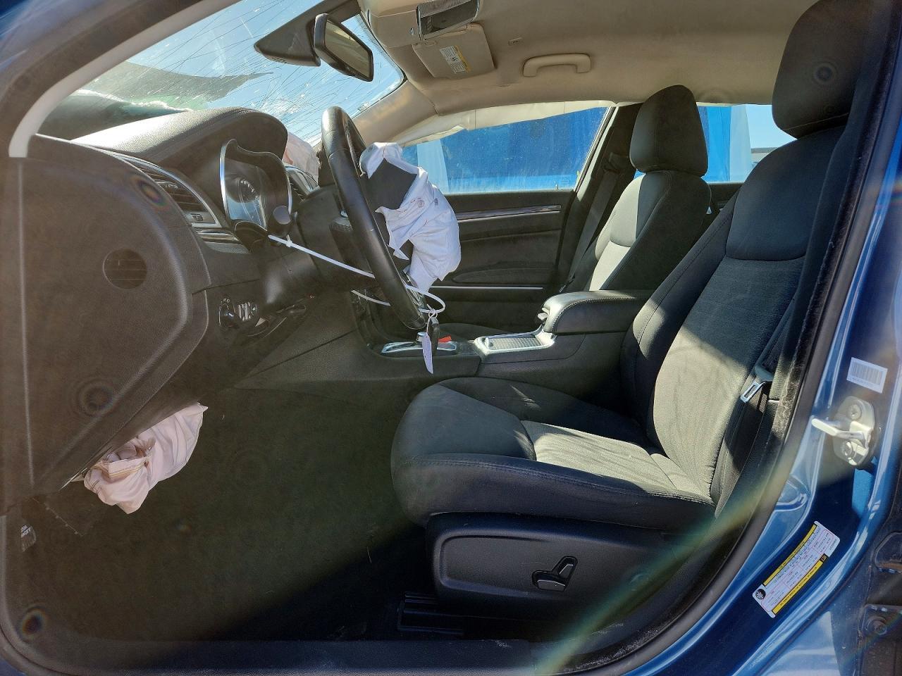 2020 Chrysler 300 Touring - Image 7