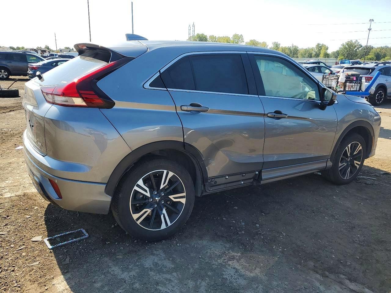 2024 Mitsubishi Eclipse Cross Se - Image 3