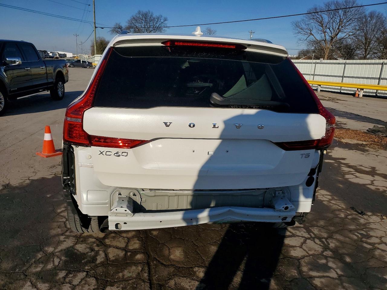 2021 Volvo Xc60 T5 Inscription - Image 6