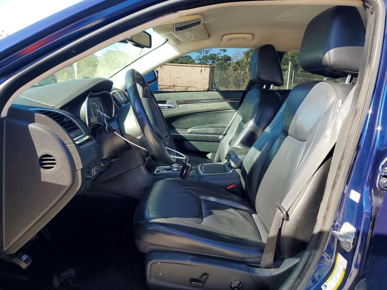 2015 Chrysler 300 Limited - Фото 7