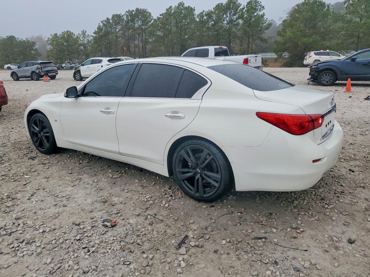 2014 Infiniti Q50 Base - Image 2