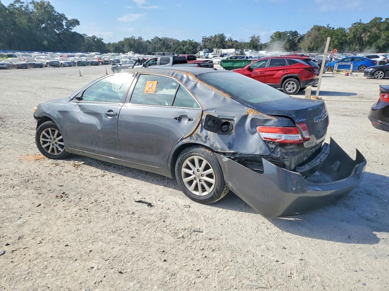 2011 Toyota Camry Xle - Фото 2