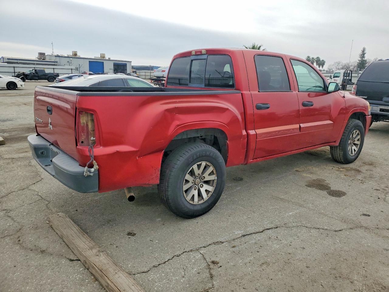 2009 Mitsubishi Raider Ls - Image 3