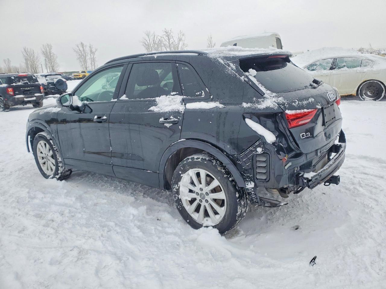 2020 Audi Q3 Premium - Фото 2