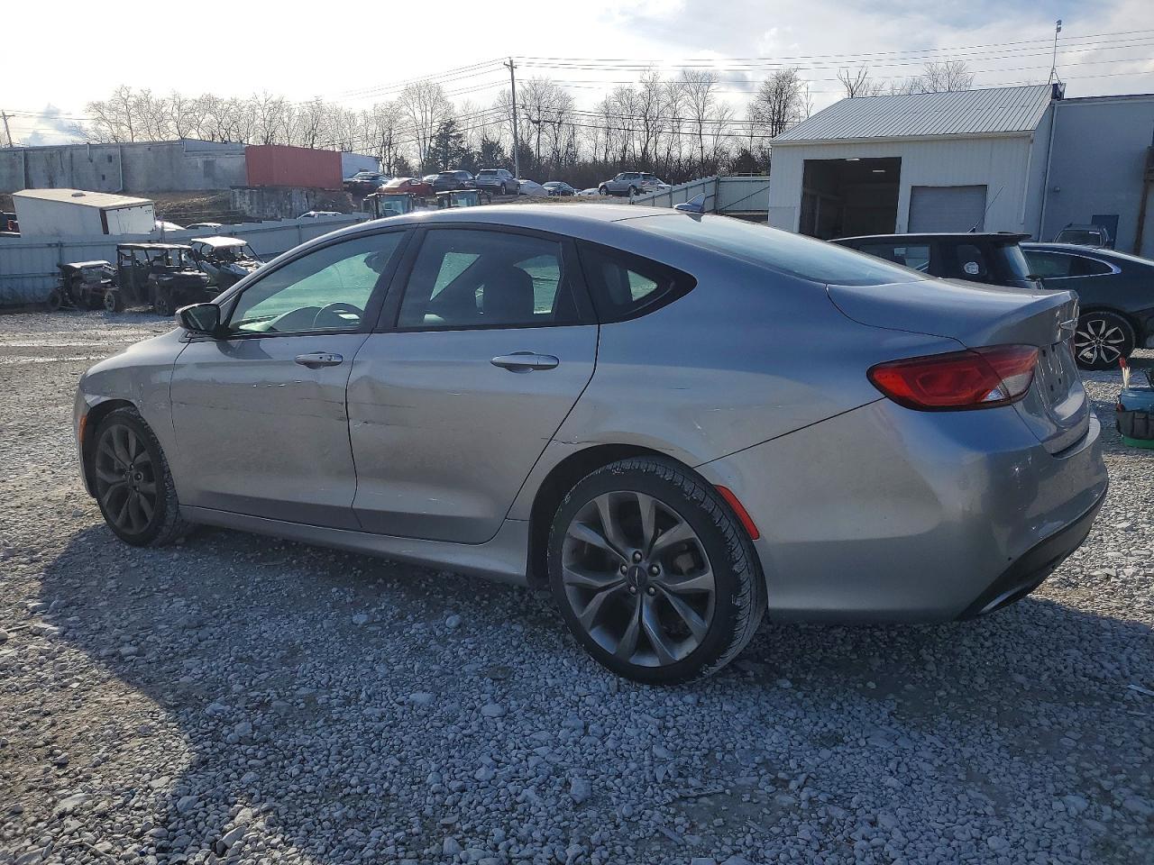 2015 Chrysler 200 S - Фото 2