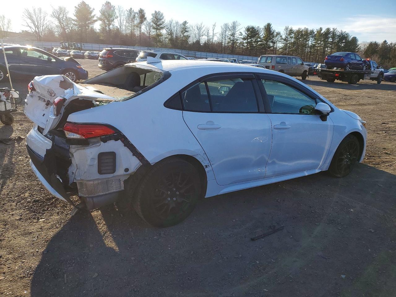 2021 Toyota Corolla Le - Image 3