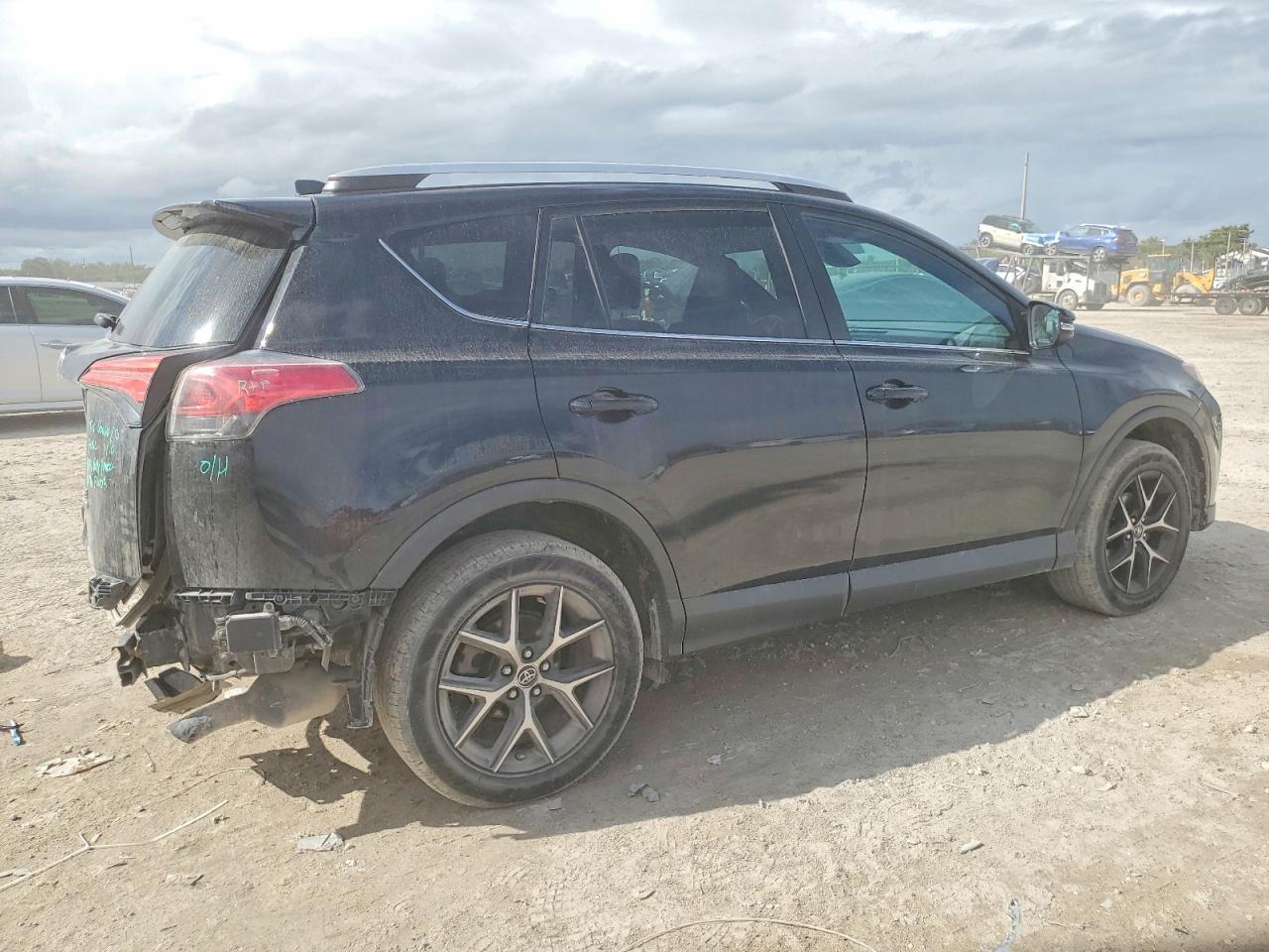 2016 Toyota Rav4 Se - Фото 3