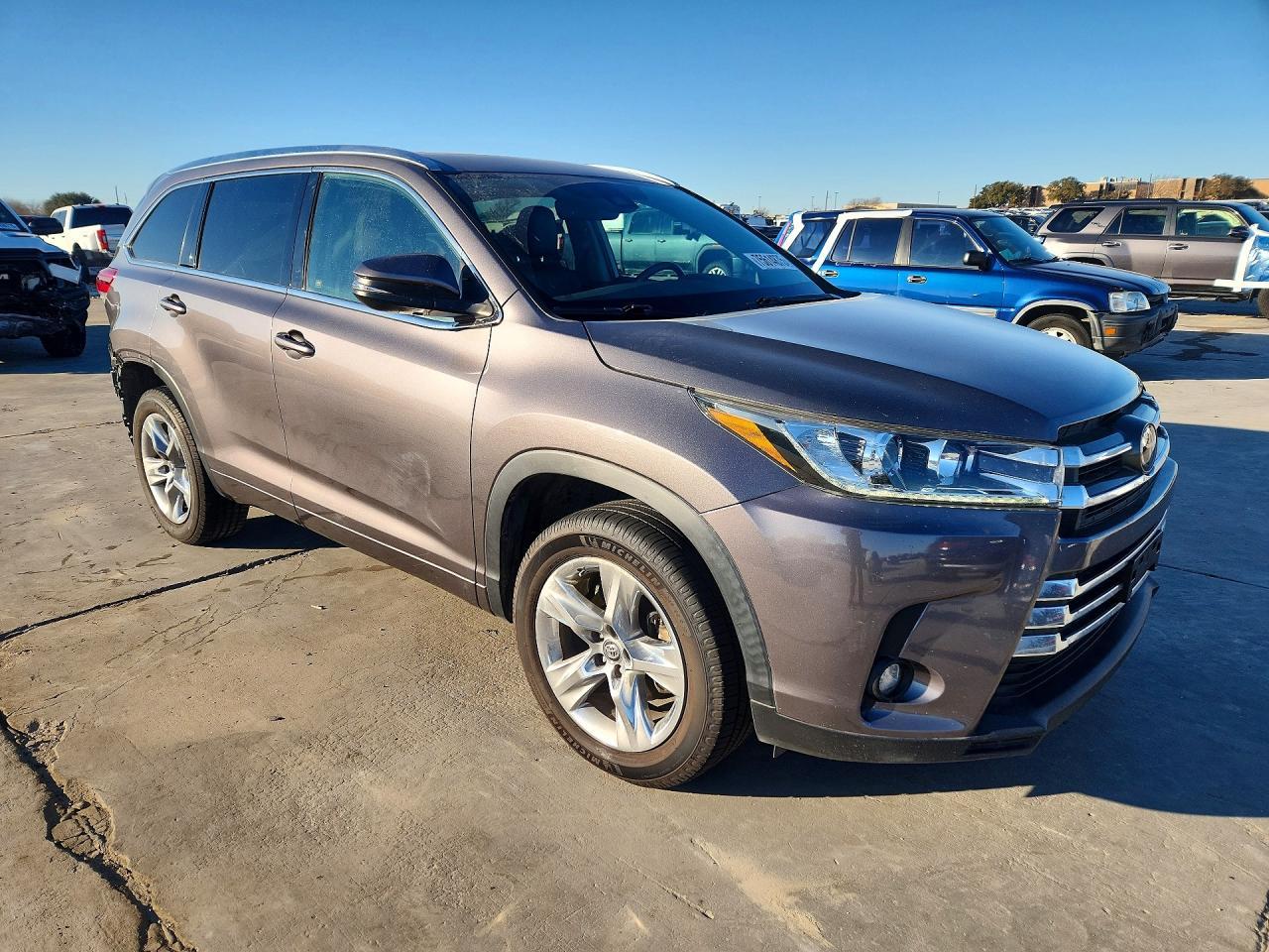 2019 Toyota Highlander Limited - Image 4